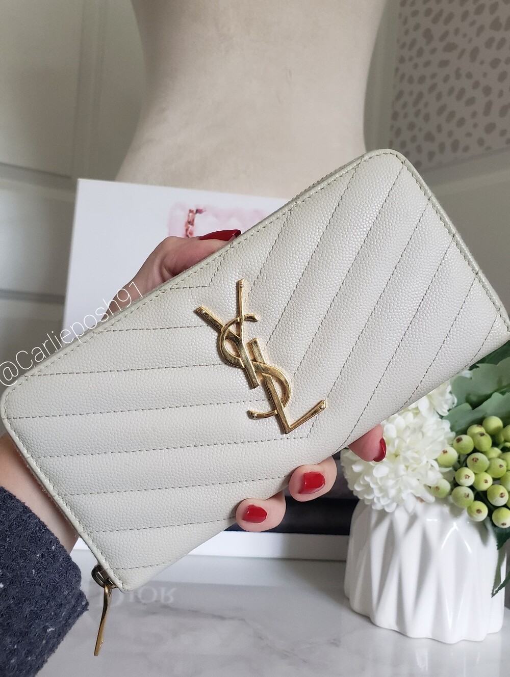 Authentic Pre-owned Yves Saint Laurent Grain De Poudre Long Zip Wallet